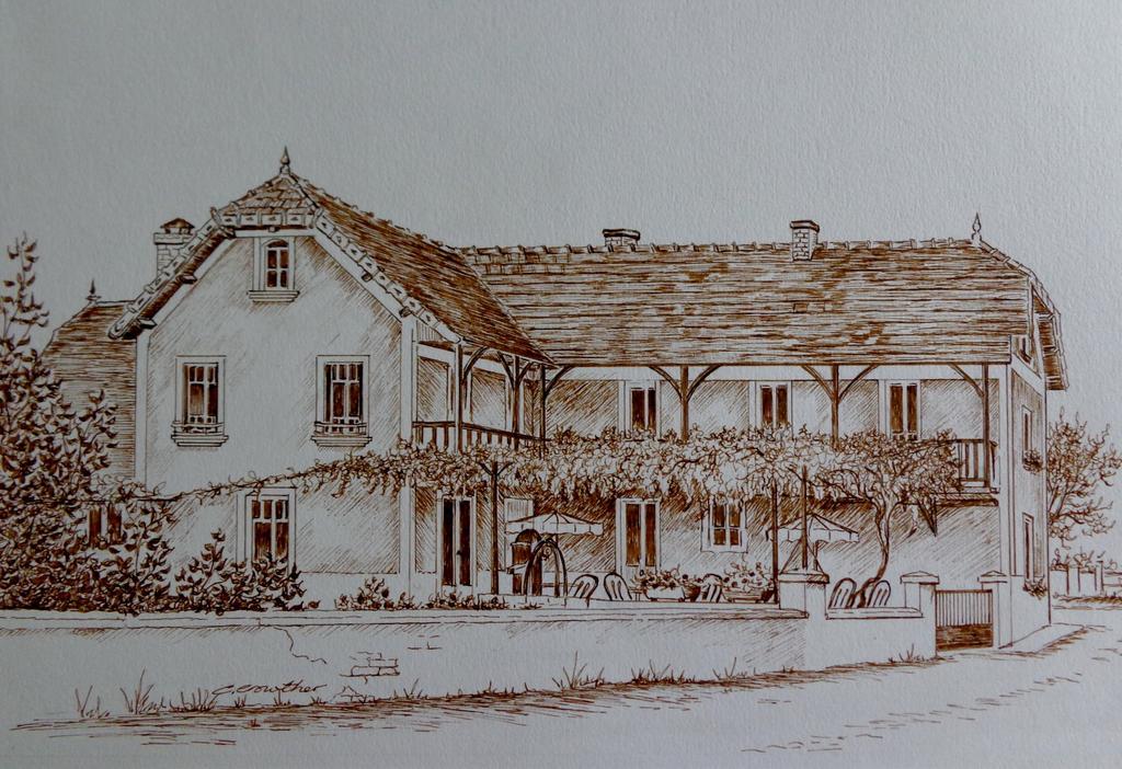 Auberge Du Relais D'Auniac 구르동-앙-케르시 외부 사진