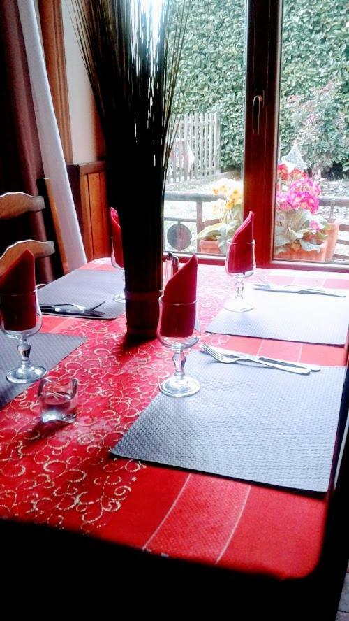 Auberge Du Relais D'Auniac 구르동-앙-케르시 외부 사진